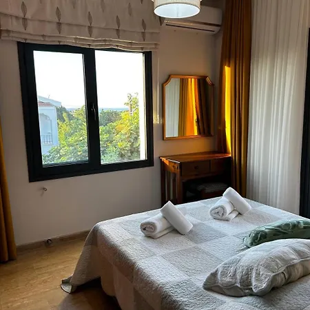 Mulberry - Kyrenia North Cyprus Lapithos (Northern Cyprus)