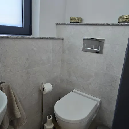 Mulberry - Kyrenia North Cyprus * Lapithos (Northern Cyprus)