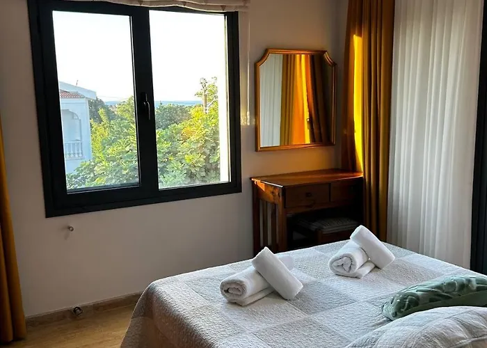 Mulberry - Kyrenia North Cyprus Lapithos (Northern Cyprus)