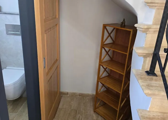 Mulberry - Kyrenia North Cyprus * Lapithos (Northern Cyprus)